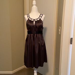 🔥3/$15 chocolate +black caged neck satiny dress